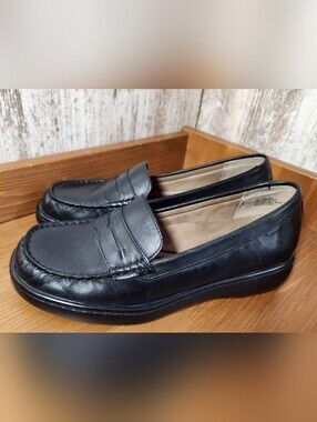 Array Women's 9W Black Leather Penny Loafers